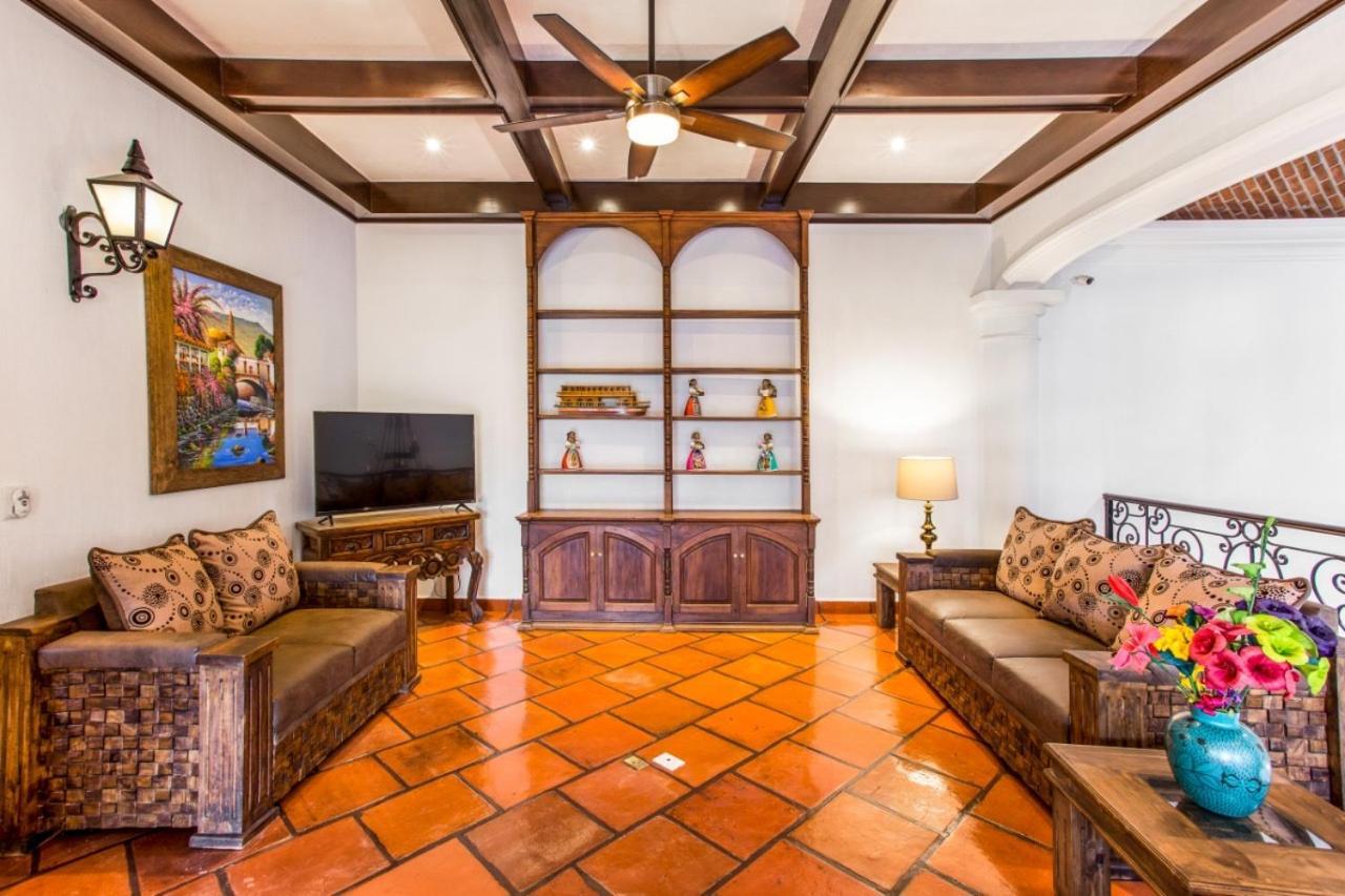 Caroline Bella Bed & Breakfast アヒヒク エクステリア 写真