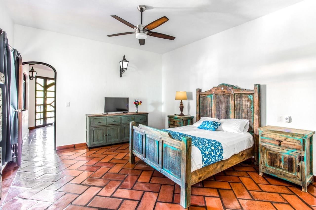 Caroline Bella Bed & Breakfast アヒヒク エクステリア 写真