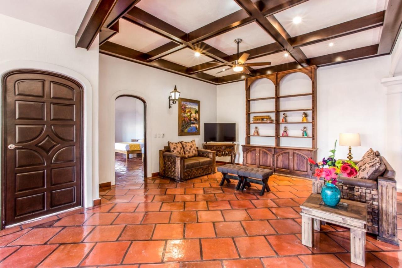 Caroline Bella Bed & Breakfast アヒヒク エクステリア 写真